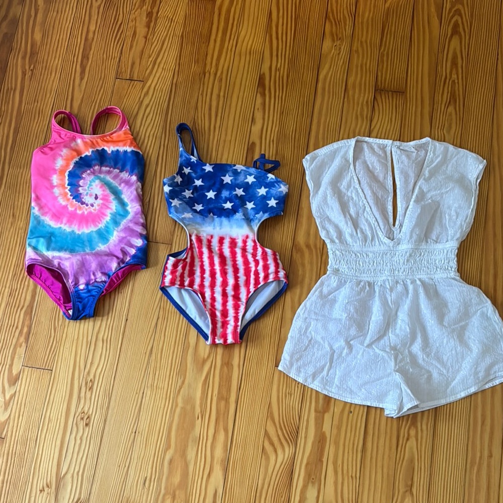 Colorful Tie-Dye Swimsuit/Star-Striped Swimsuit Set with Abercrombie cover up